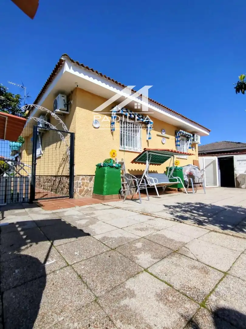 Exterior view of Houses for sale in Santa Cruz del Retamar  with Air Conditioner, Heating and Swimming Pool