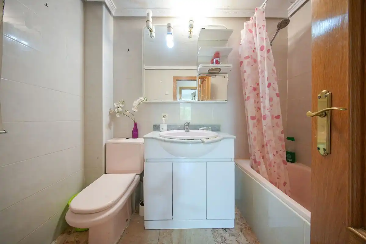 Baño de Piso en venta en Madrid con Calefacción