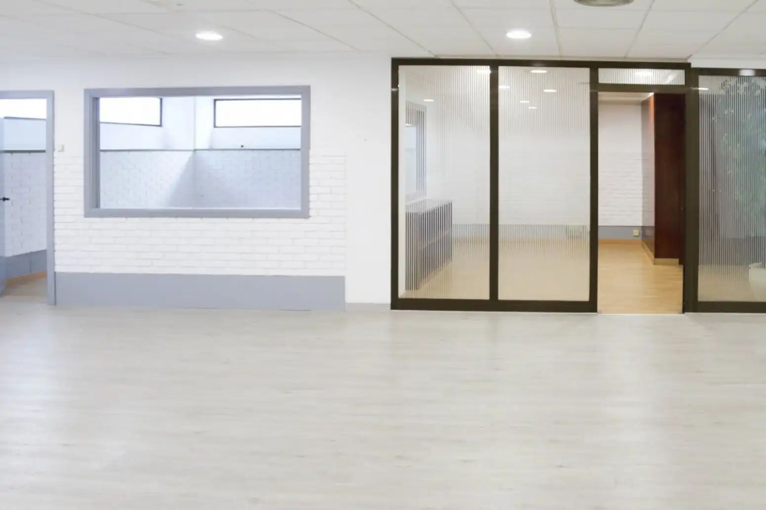 Business premises for sale in Puerto de Sagunto - Calle Vicente Andres Estelles