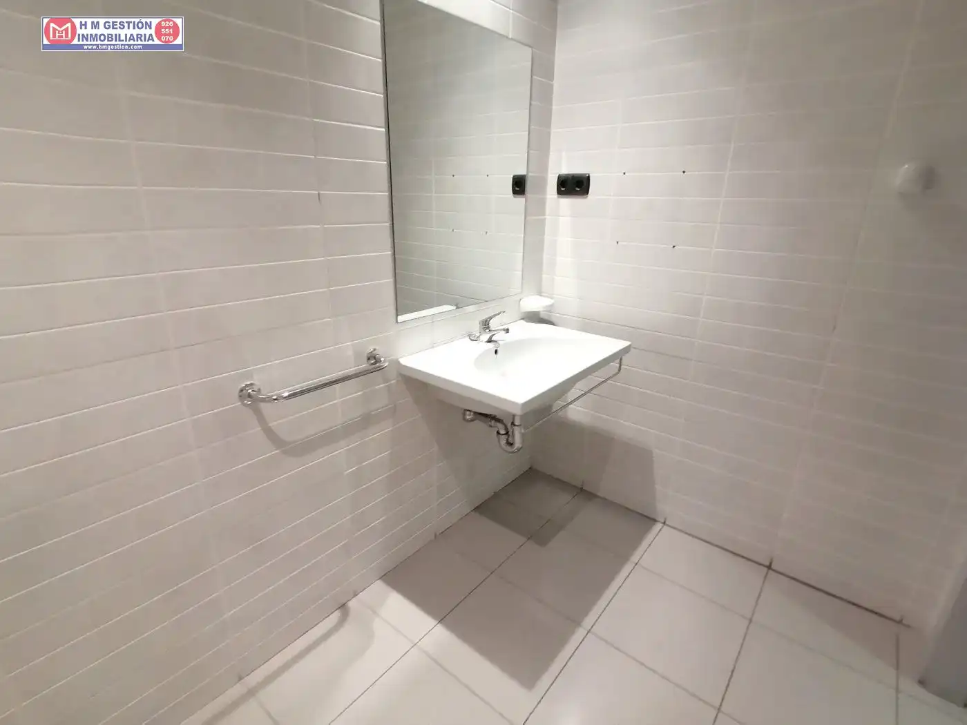 Baño de Local de alquiler en Herencia con Aire acondicionado