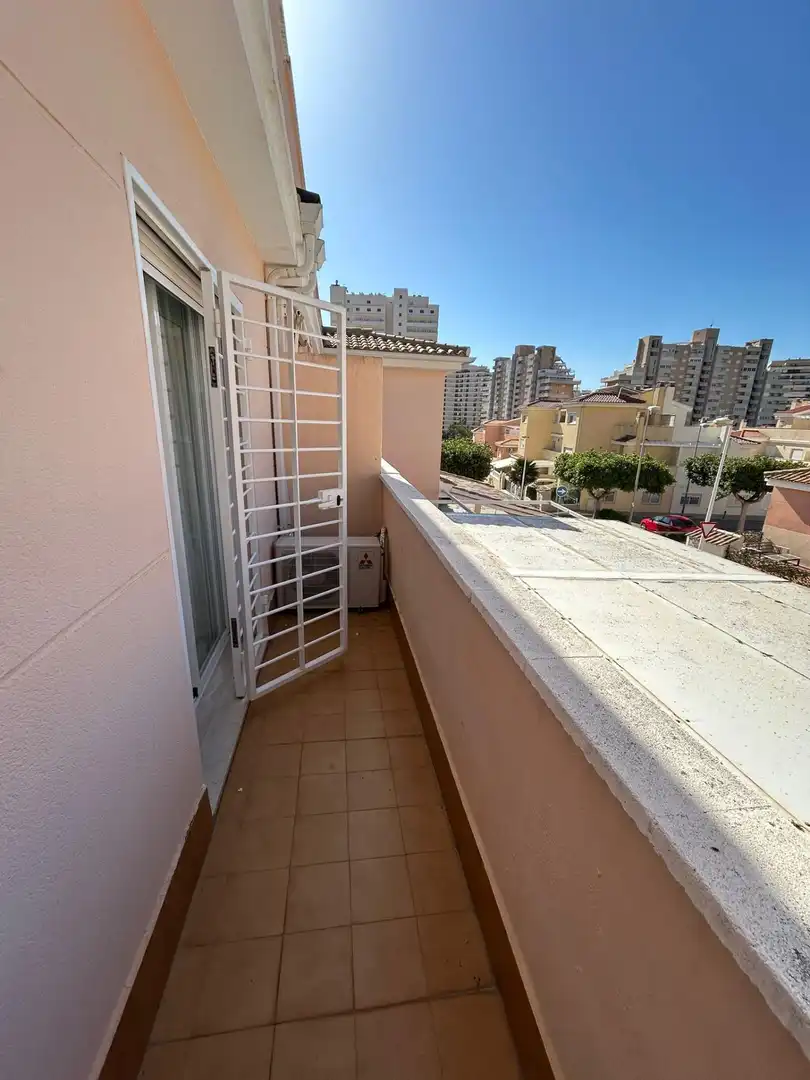 Terrasse von Einfamilien-Reihenhaus zum Verkauf in Cullera mit Klimaanlage, Terrasse und Möbliert