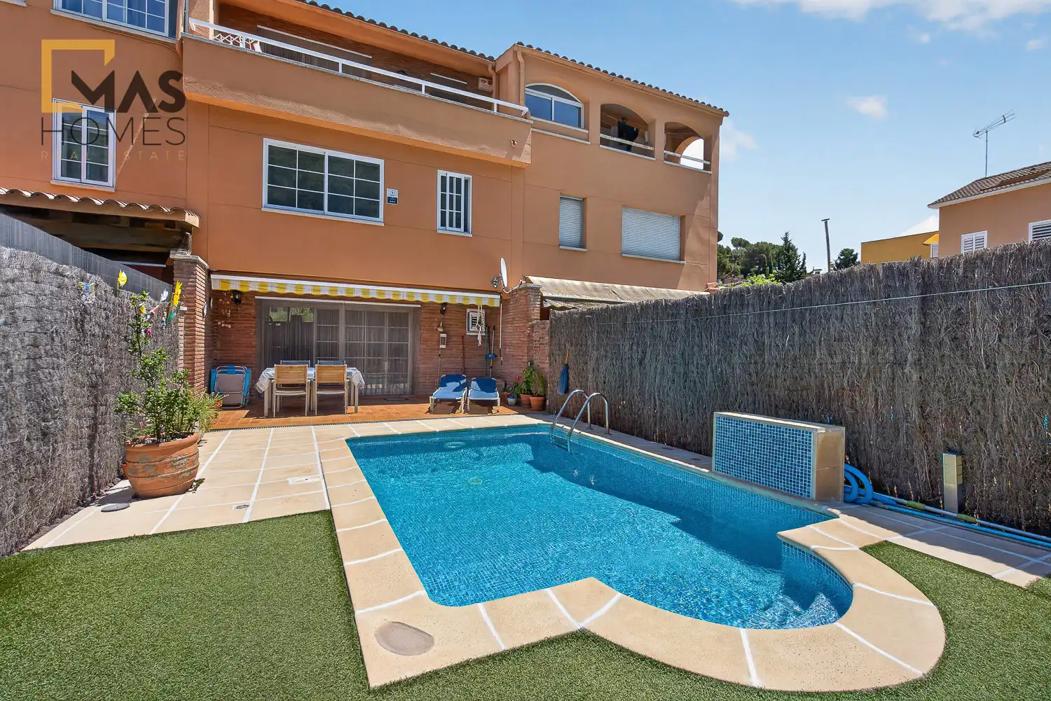 Adosado con terraza en venta en Carrer Sant Jacint, imagen 2