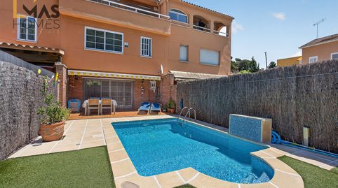 Foto 2 de Casa adosada en venta en Carrer Sant Jacint, Sant Fost de Campsentelles, Barcelona