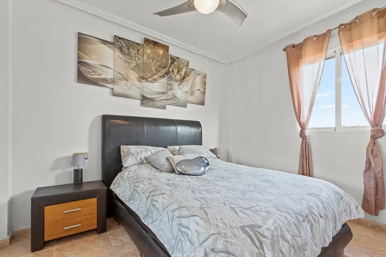Dormitori de Casa o xalet en venda en Orihuela amb Piscina