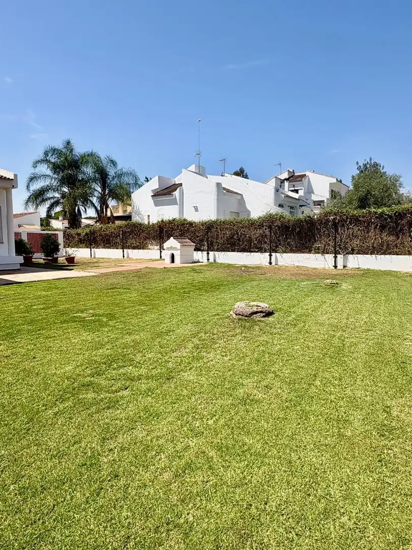 Jardí de Casa o xalet en venda en Aljaraque amb Aire condicionat, Calefacció i Jardí privat