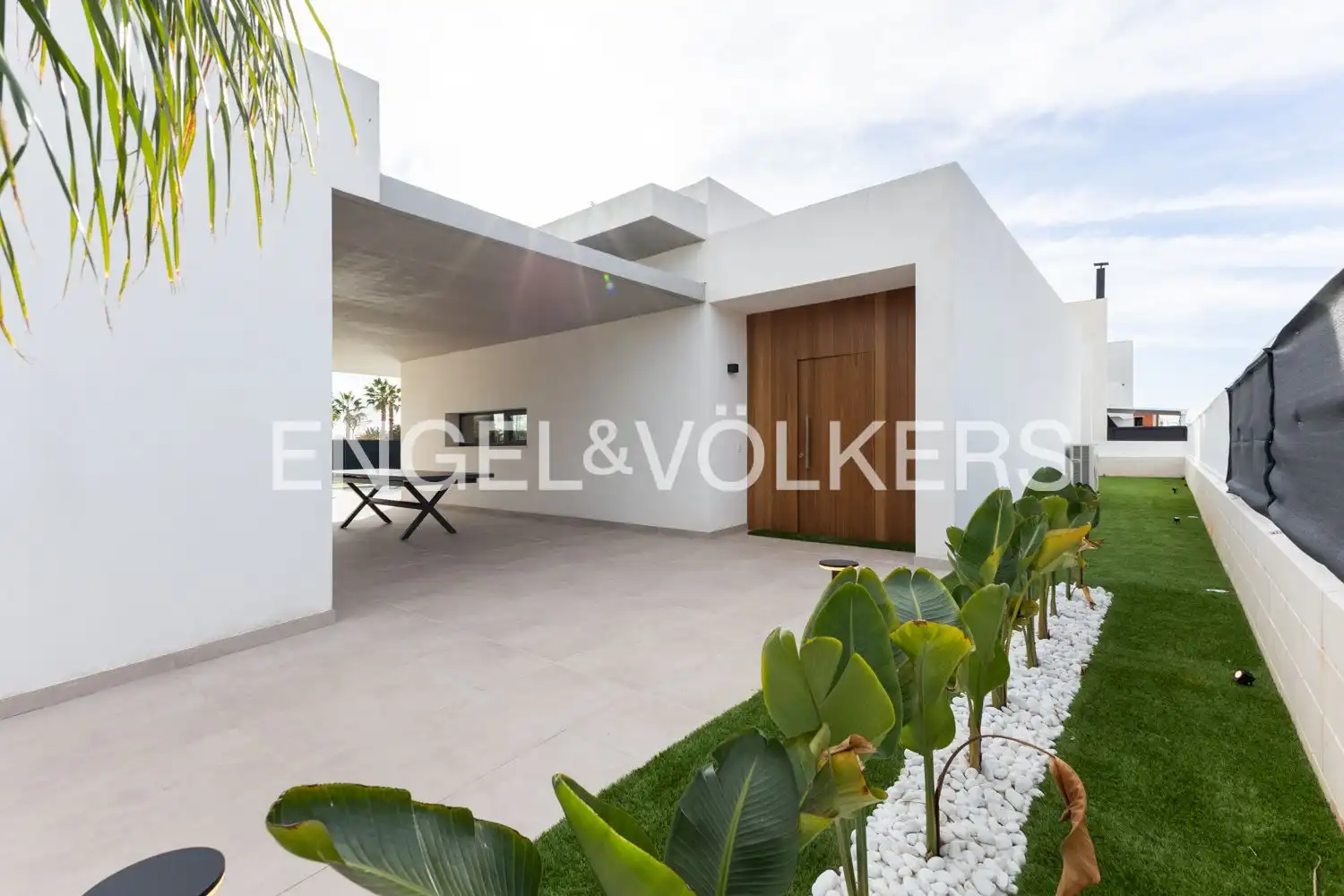 Vista exterior de Casa o xalet en venda en Burriana / Borriana amb Aire condicionat, Calefacció i Jardí privat