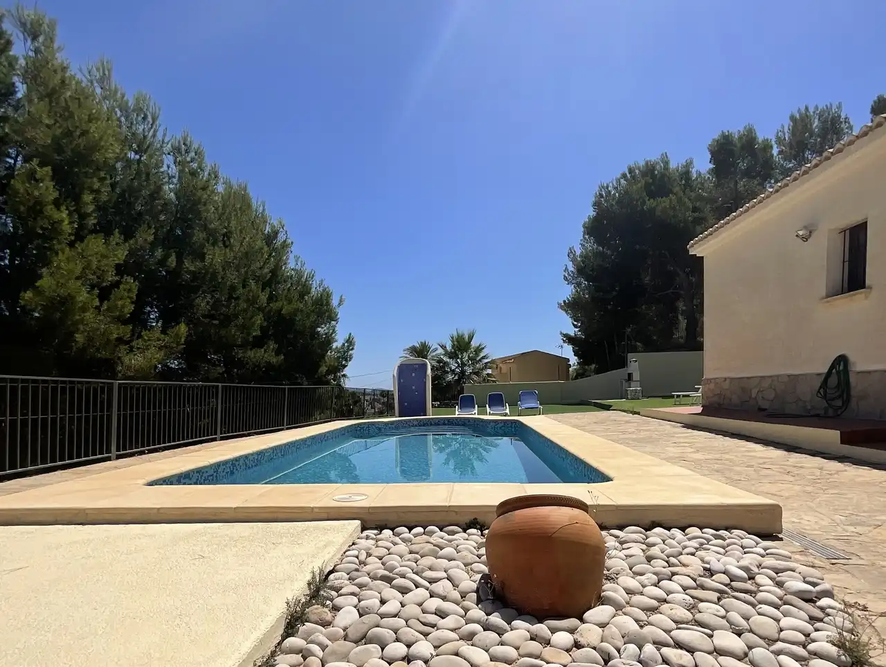 Casa con jardín en venta en Canuta, imagen 2