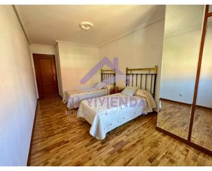 Dormitori de Pis en venda en Saldaña amb Calefacció, Parquet i Terrassa