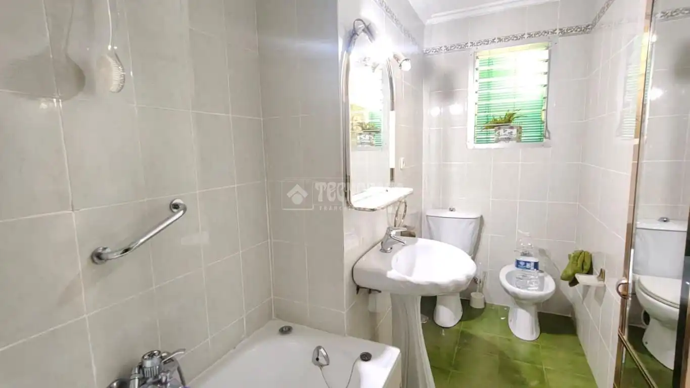 Bathroom of Flat for sale in Sevilla