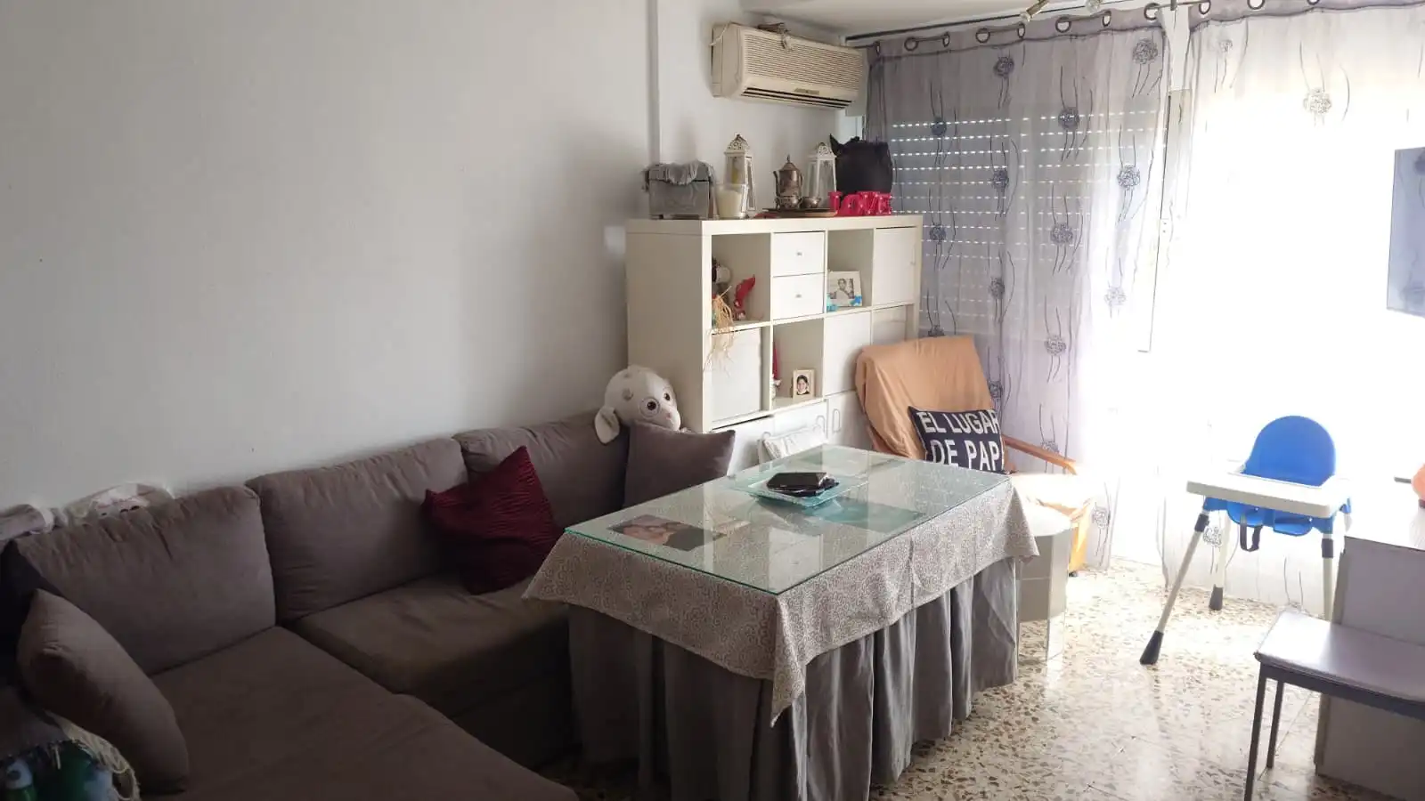 Sala de estar de Piso en venta en Sevilla con Aire acondicionado y Amueblado