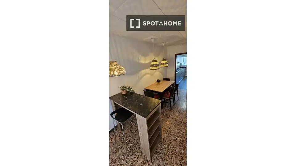 Dining room of Flat for share in Nord-est