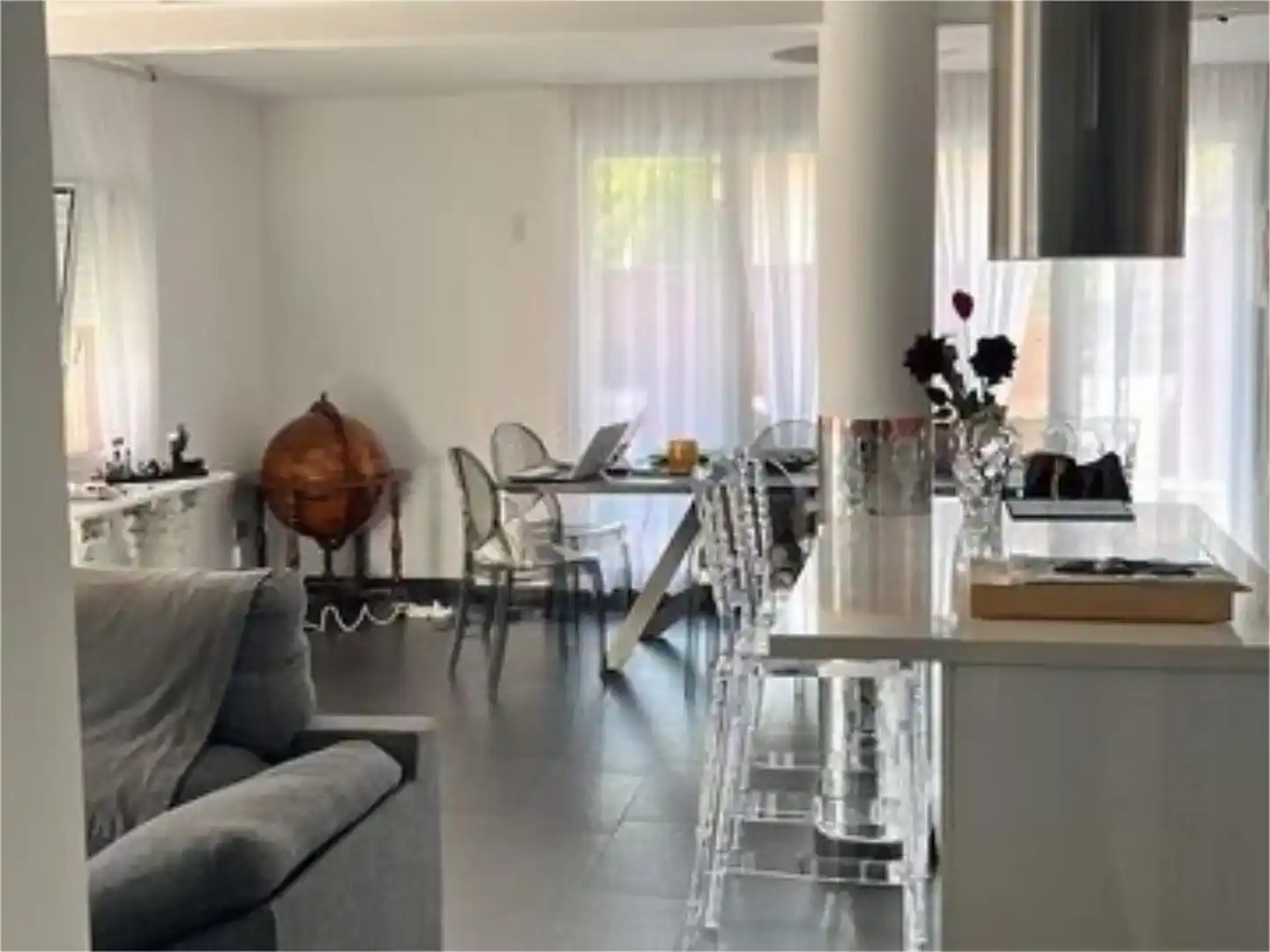 Wohnzimmer von Einfamilien-Reihenhaus zum Verkauf in Cunit mit Klimaanlage, Schwimmbad und Balkon