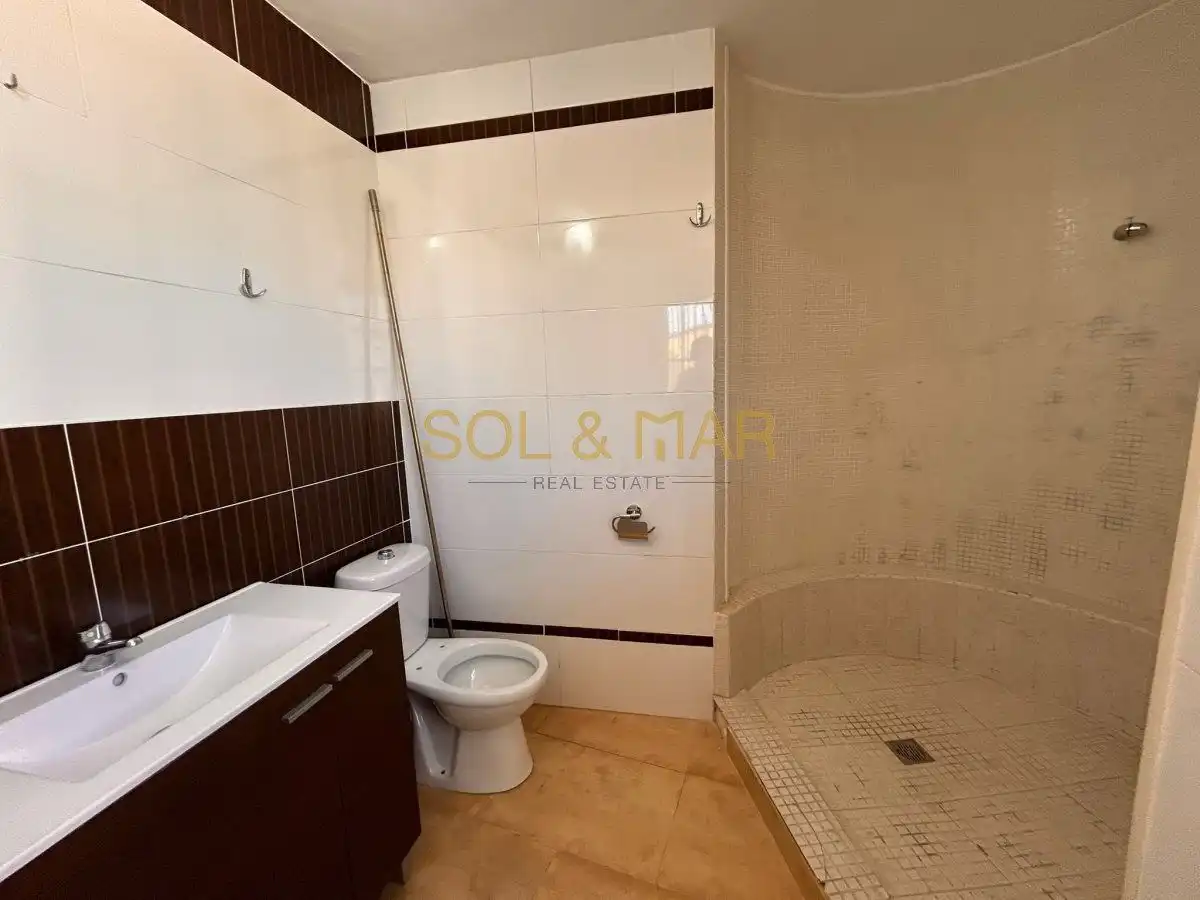 Badezimmer von Wohnung zum Verkauf in Torremolinos mit Klimaanlage, Heizung und Terrasse