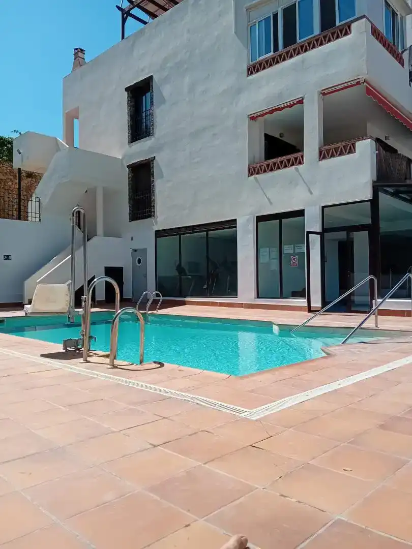 Piscina de Apartament en venda en Alcolea amb Aire condicionat, Jardí privat i Traster