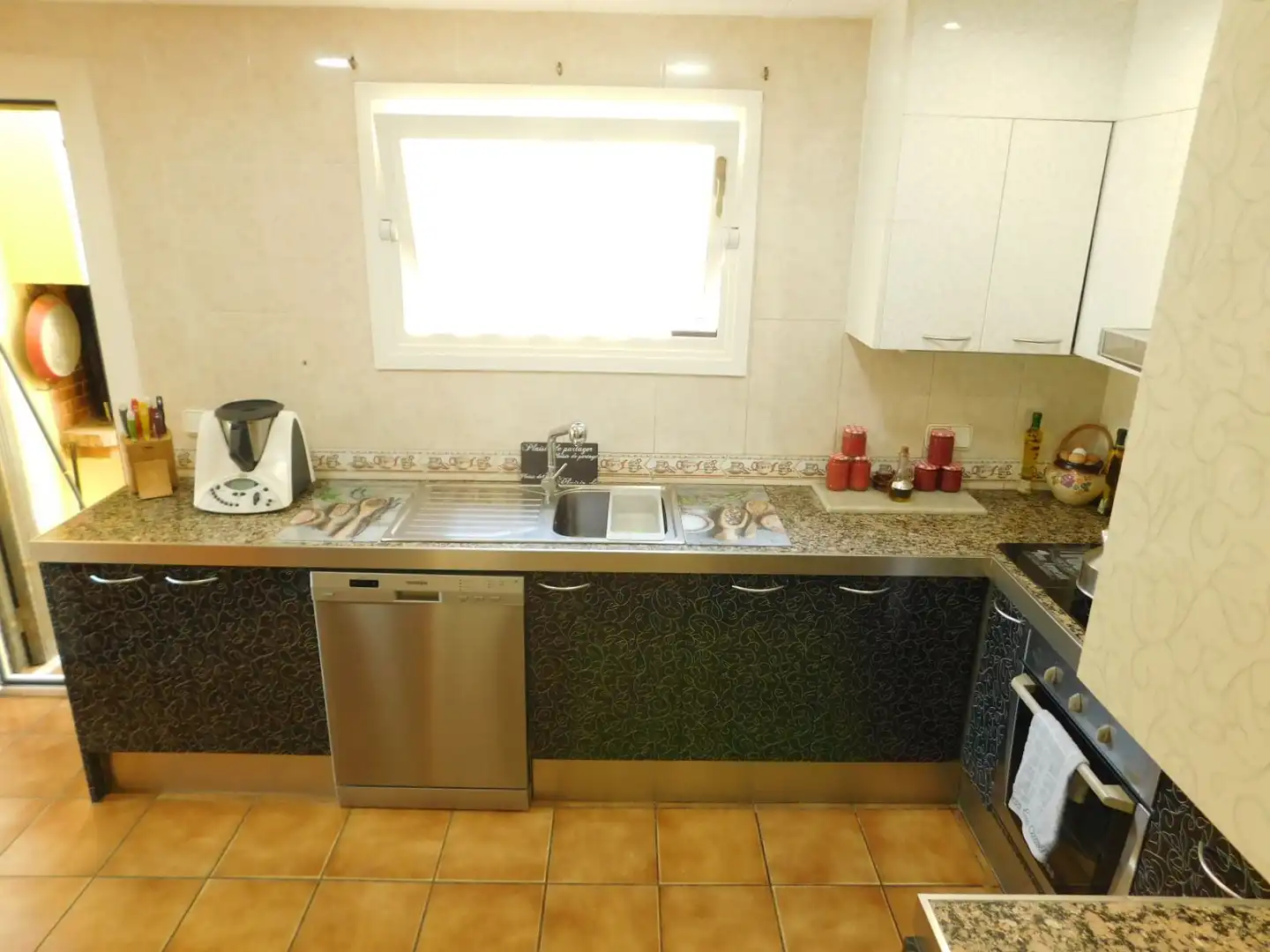 Cuina de Casa o xalet en venda en Roses amb Aire condicionat, Jardí privat i Terrassa