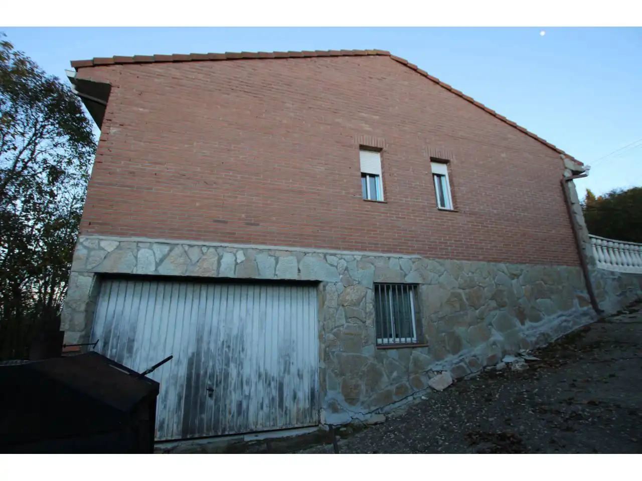Vista exterior de Casa o xalet en venda en Valdeaveruelo amb Calefacció, Jardí privat i Terrassa