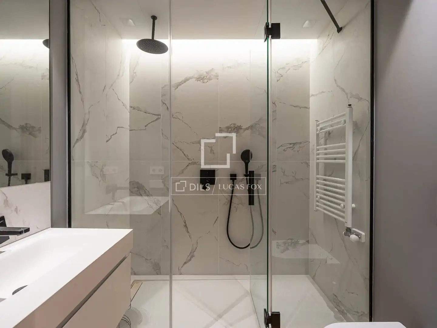 Baño de Piso de alquiler en Girona con Aire acondicionado, Calefacción y Parquet