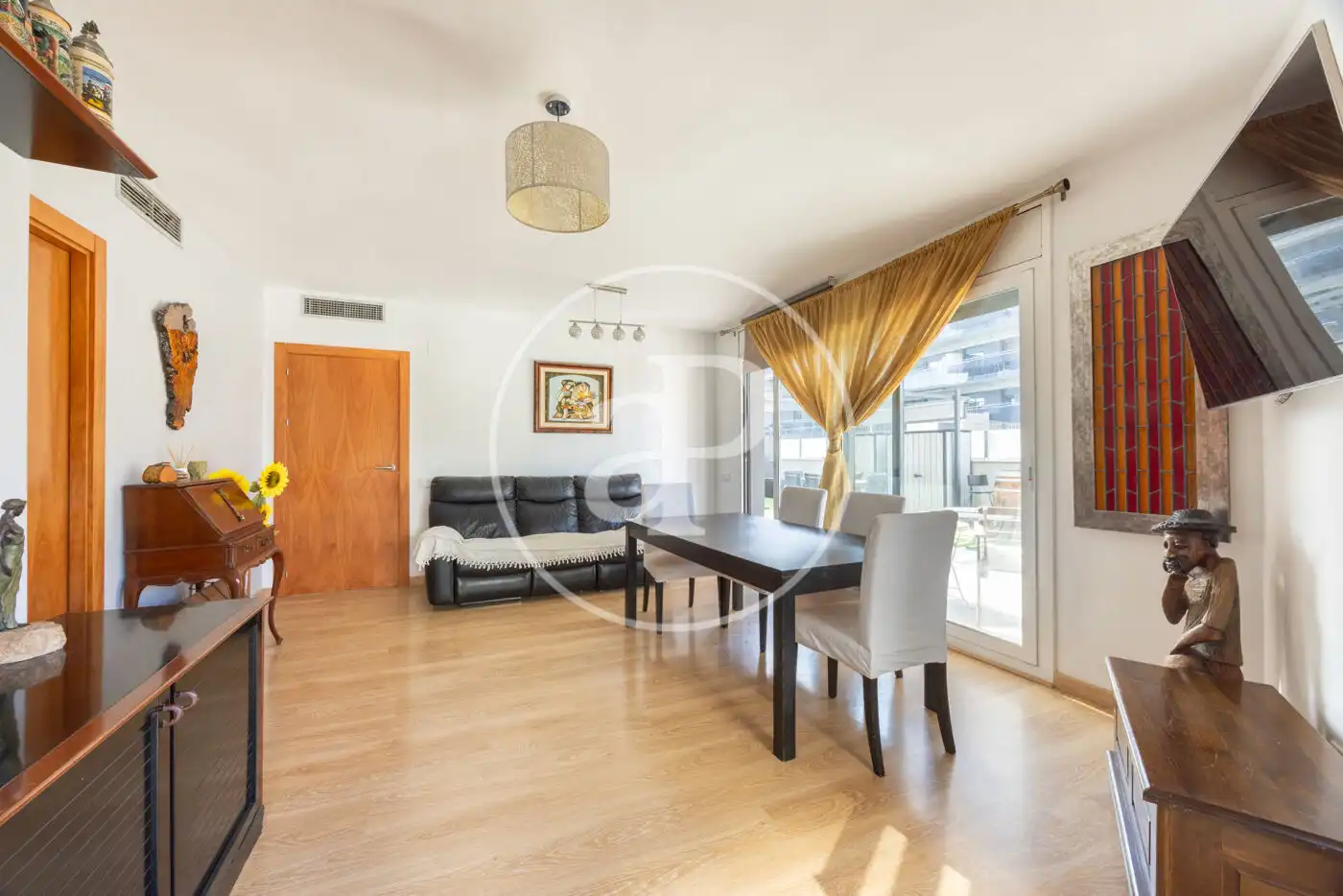 Sala de estar de Piso en venta en Badalona con Aire acondicionado, Calefacción y Jardín privado
