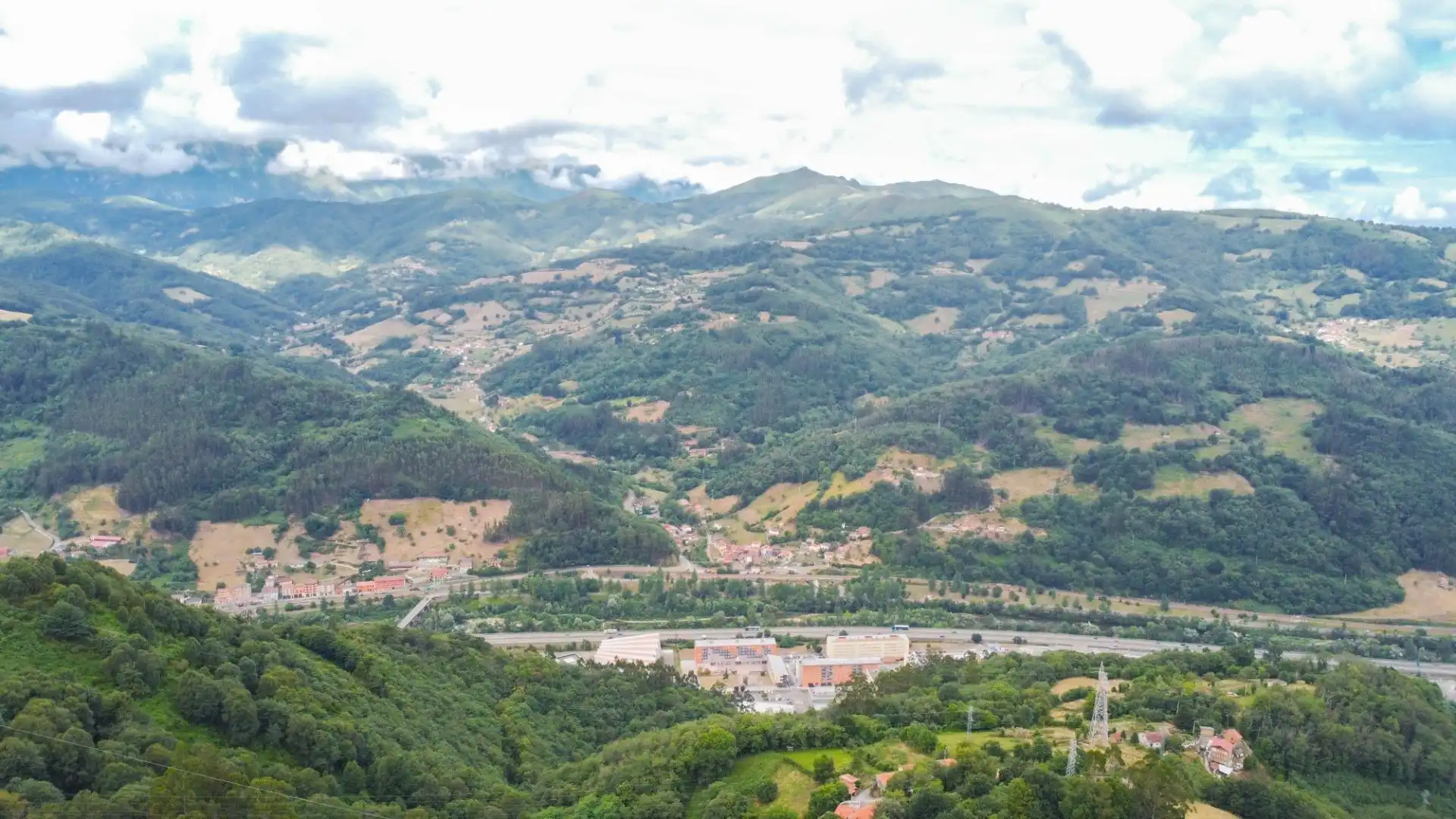 Exterior view of Houses for sale in Mieres (Asturias)  with Furnished