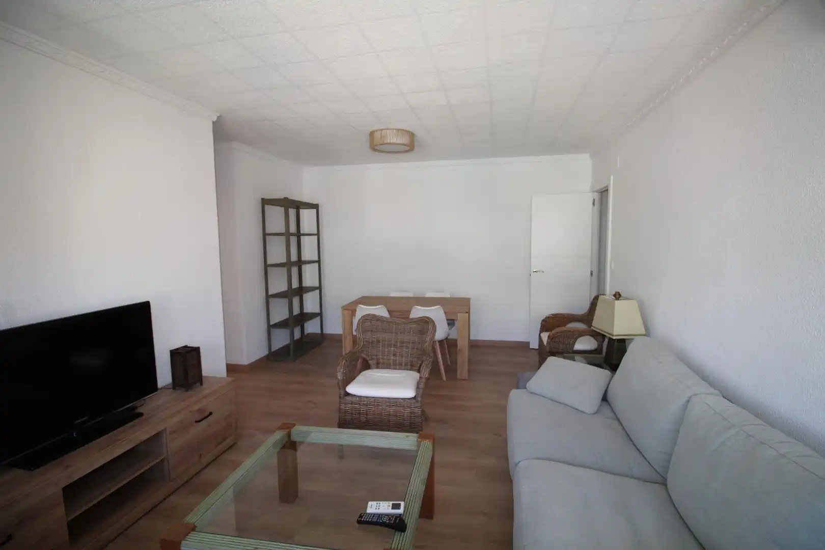 Sala de estar de Piso de alquiler en Granada con Aire acondicionado, Calefacción y Jardín privado