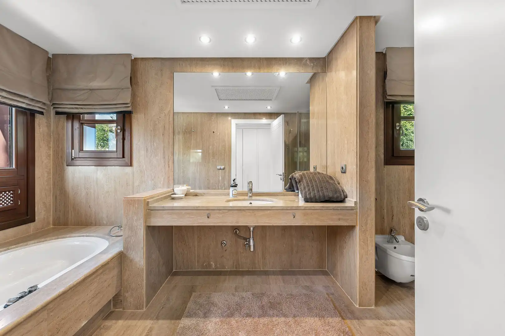 Casa con piscina en venta en Milla de Oro, imagen 11