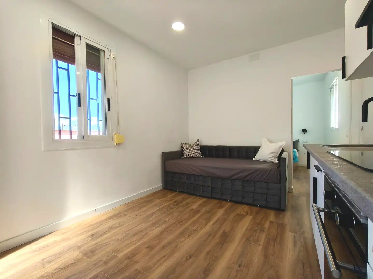 Habitación de Ático en venta en L'Hospitalet de Llobregat con Parquet, Terraza y Trastero