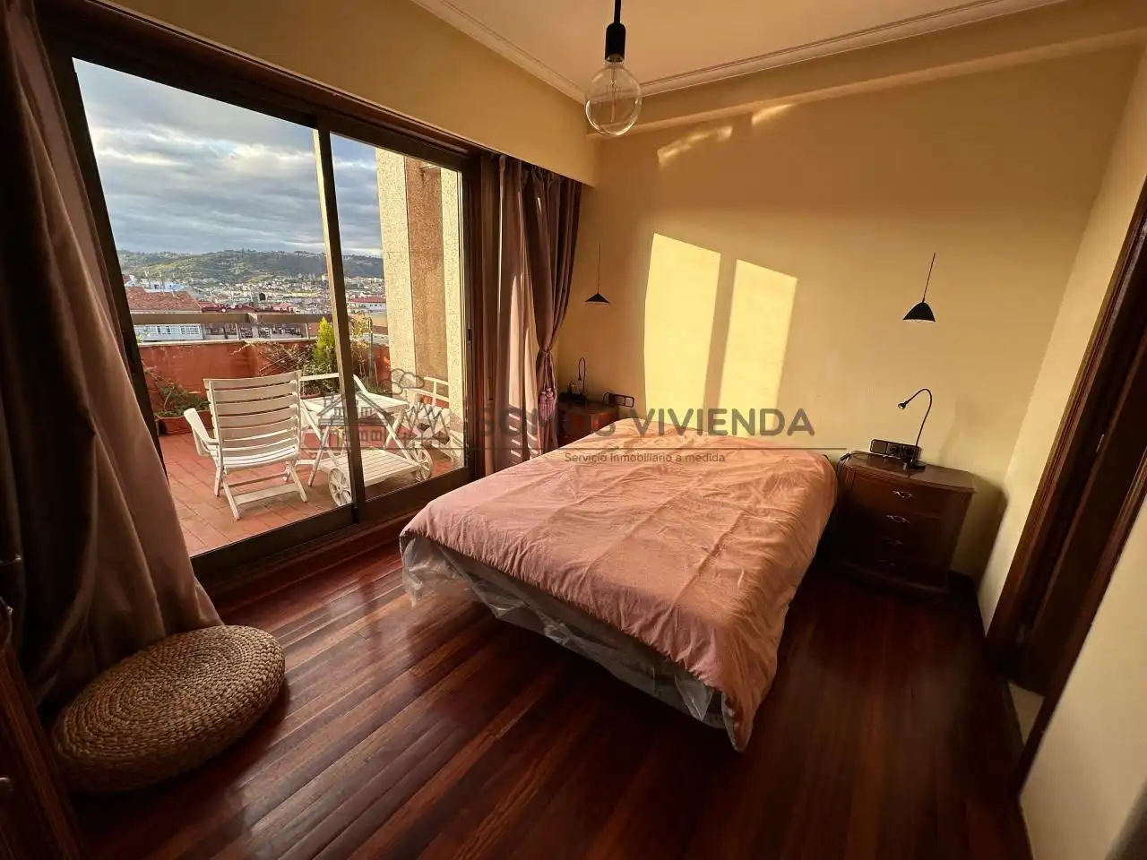 Schlafzimmer von Dachboden zur Miete in Ourense Capital  mit Heizung, Terrasse und Möbliert