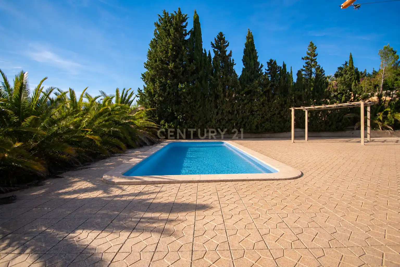 Piscina de Casa o chalet en venta en Alicante / Alacant con Jardín privado, Trastero y Piscina