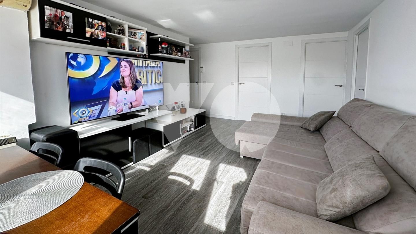 Living room of Apartment for sale in  Madrid Capital  with Air Conditioner, Heating and Furnished