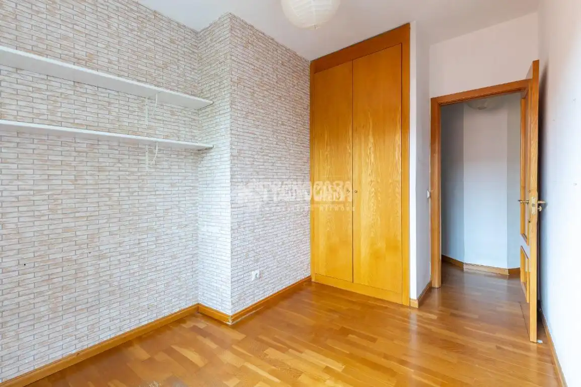 Bedroom of Flat for sale in Madrid  with Heating, Parquet flooring and Storage room