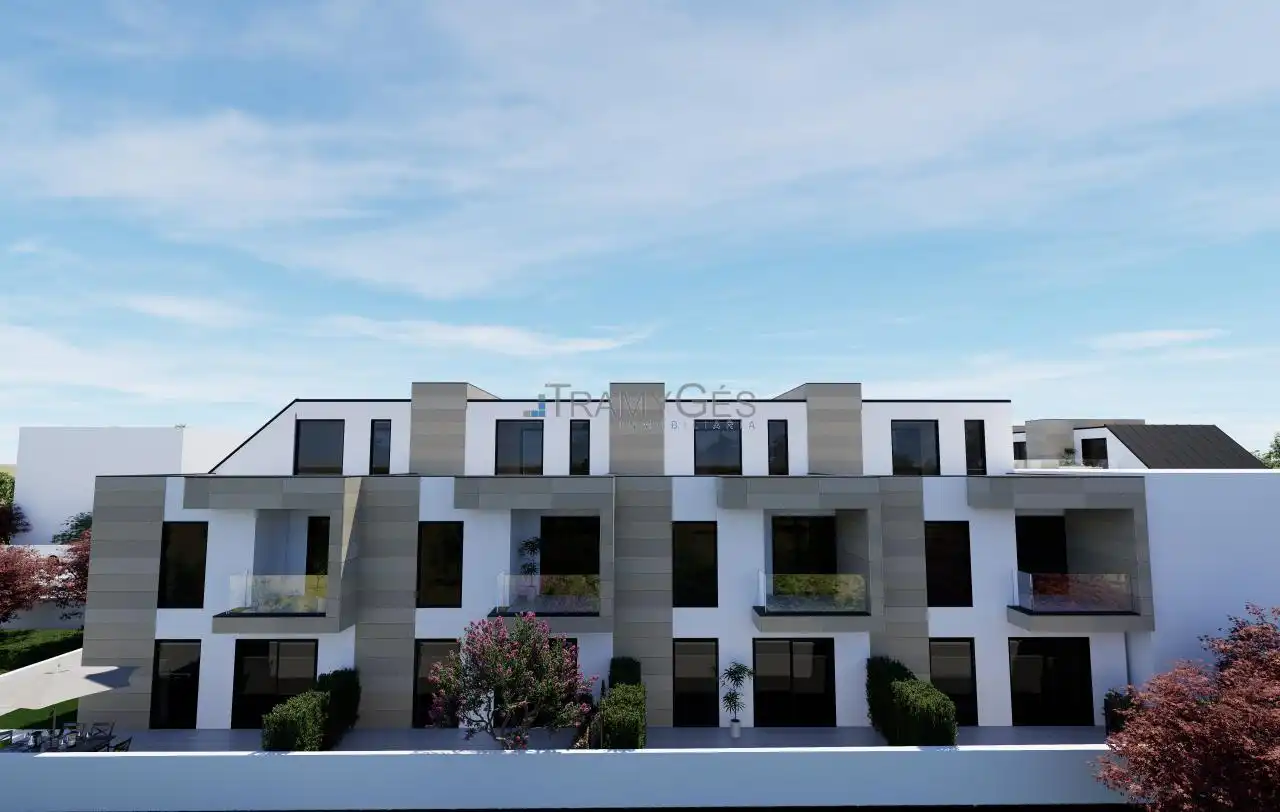 Vista exterior de Casa adosada en venda en Gondomar amb Calefacció, Jardí privat i Terrassa