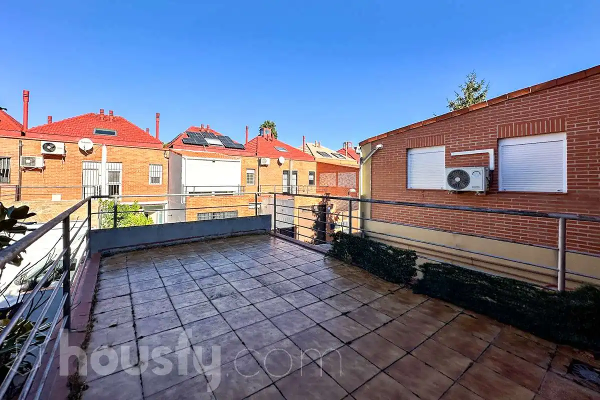 Detached homes for sale in Calle del Grabado, Sector 3