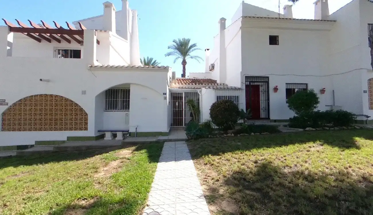 Casa rústica con jardín en venta en N/A, imagen 2