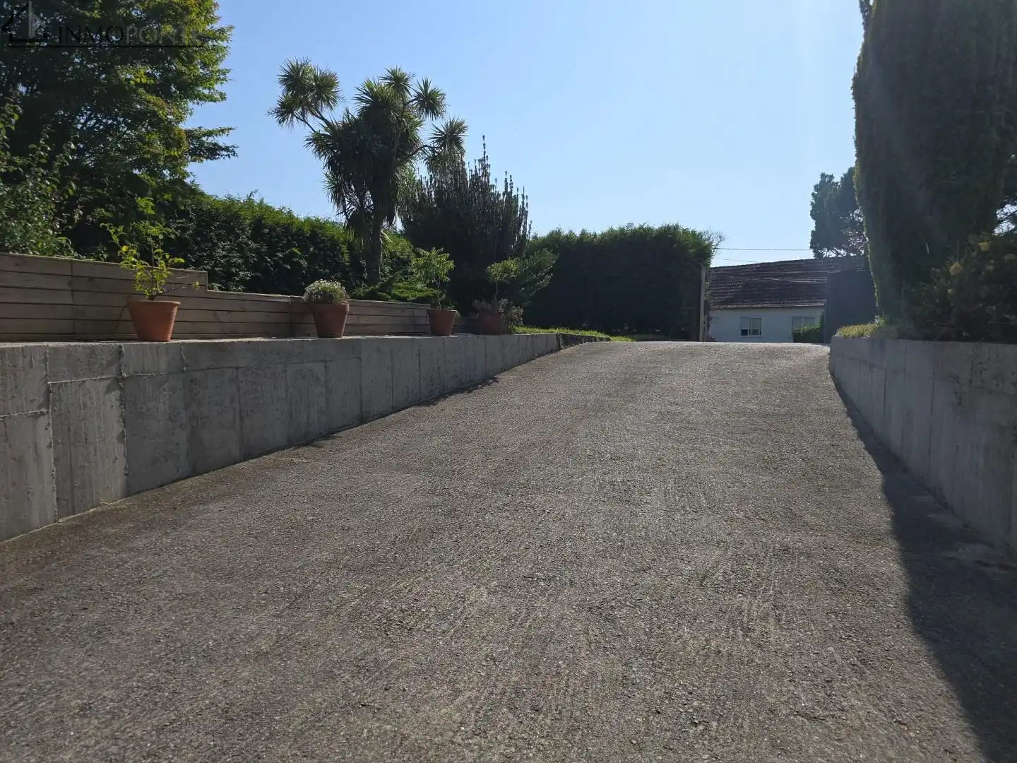 Aparcament de Casa o xalet en venda en Pontevedra Capital  amb Calefacció, Jardí privat i Terrassa