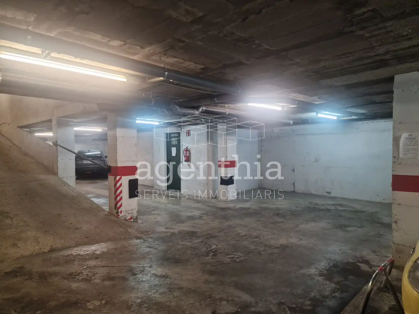 Aparcament de Garatge en venda en Girona