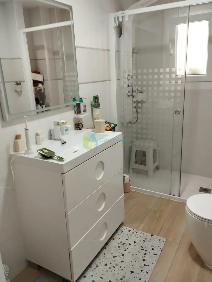 Bathroom of Flat for sale in Sevilla  with Furnished and Balcony