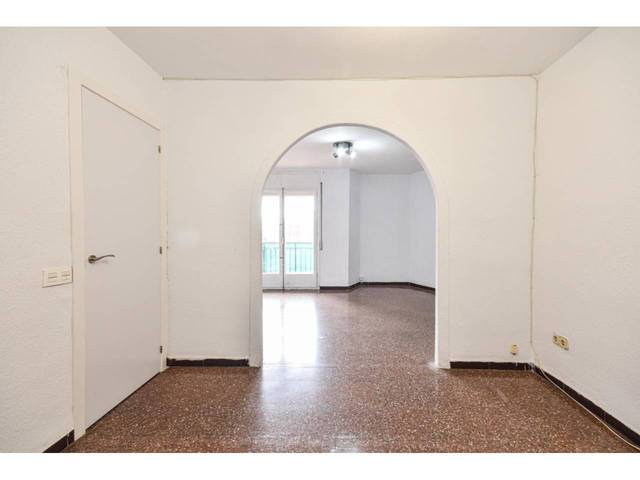 Piso en Venta en Calle Carrer de Roca i Roca, 40, 1r, 1 en Barri del Centre