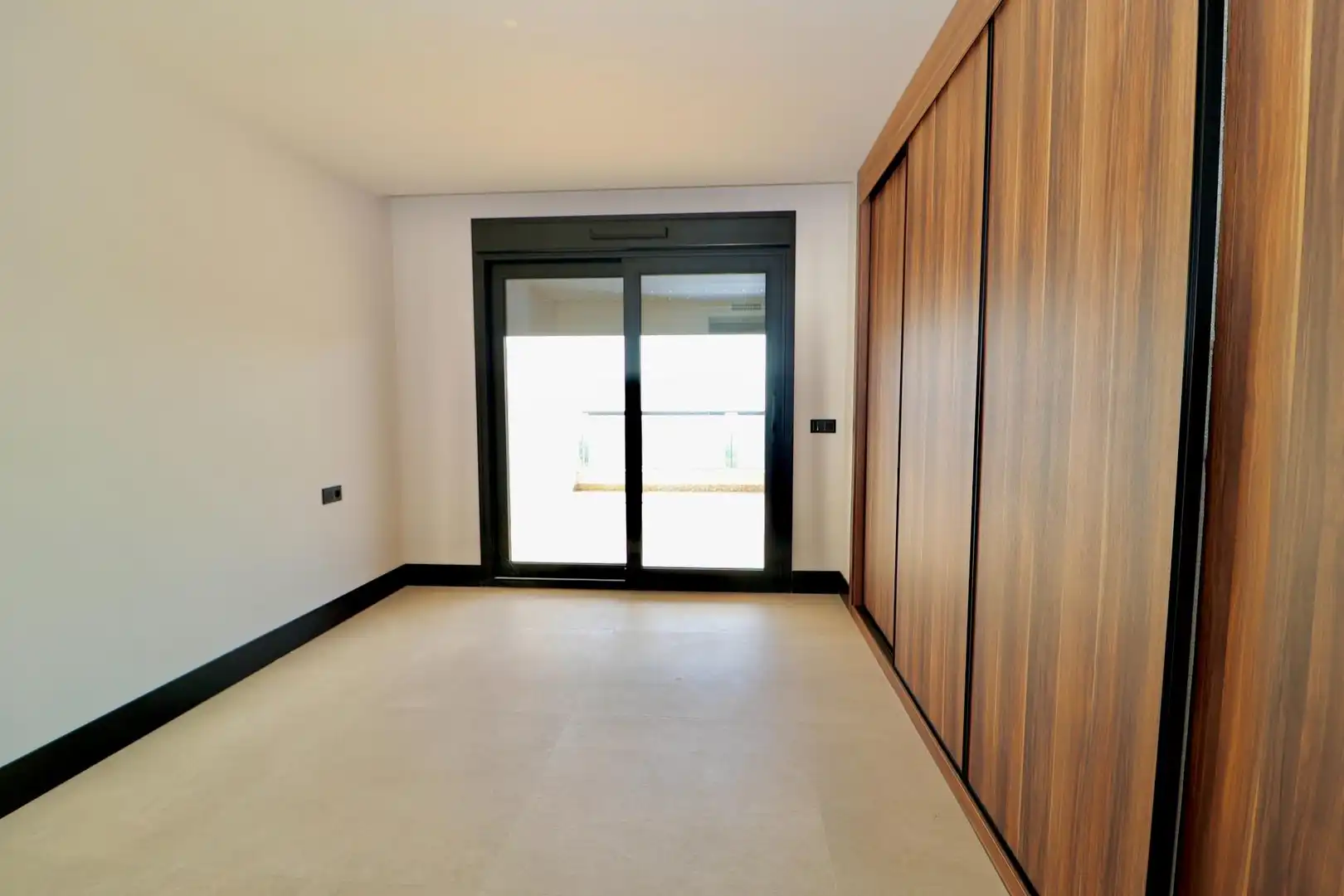 Flat for sale in Marbella  with Air Conditioner, Private garden and Terrace