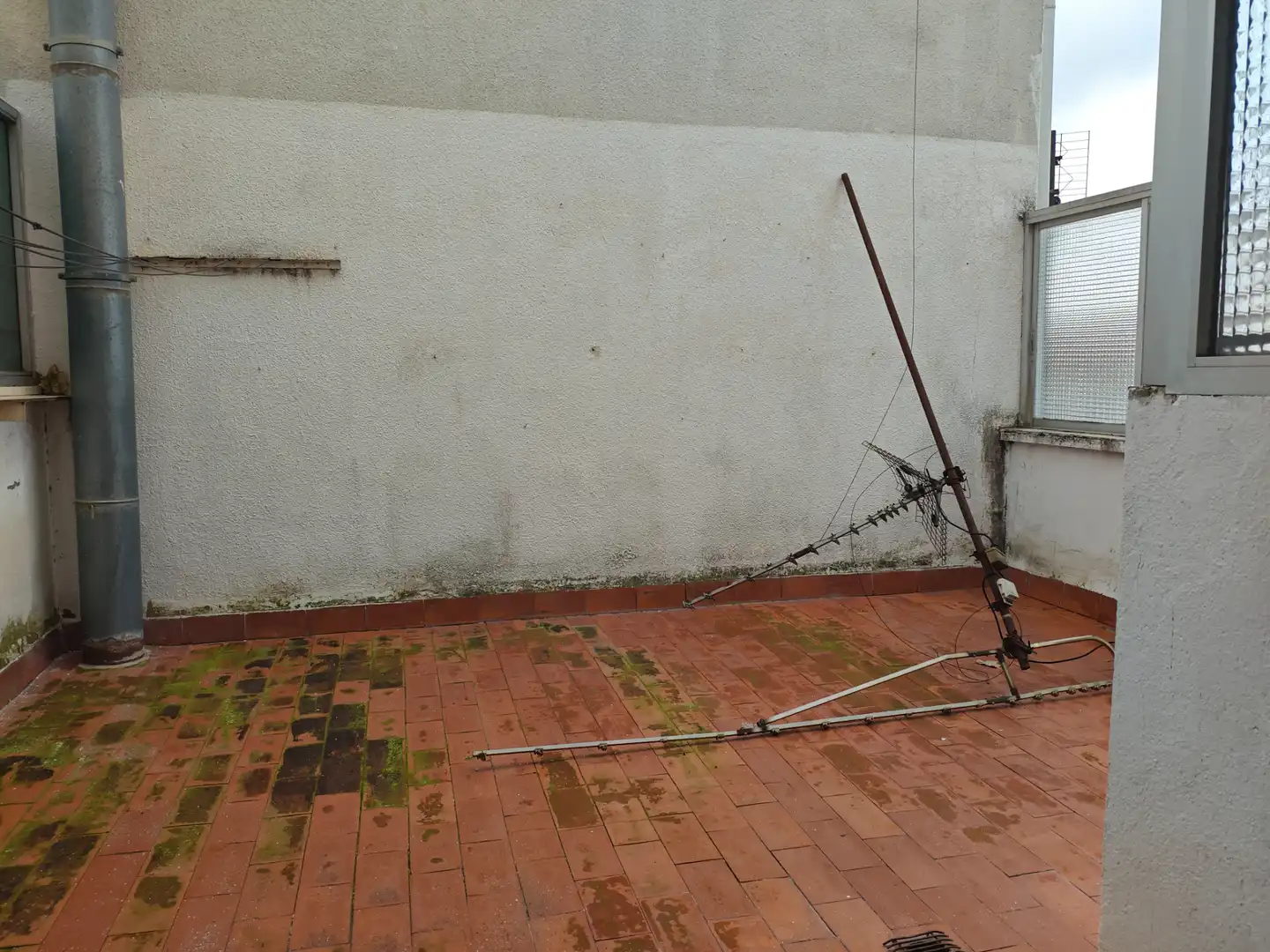 Casa adosada en venda en Salt amb Calefacció, Terrassa i Forn