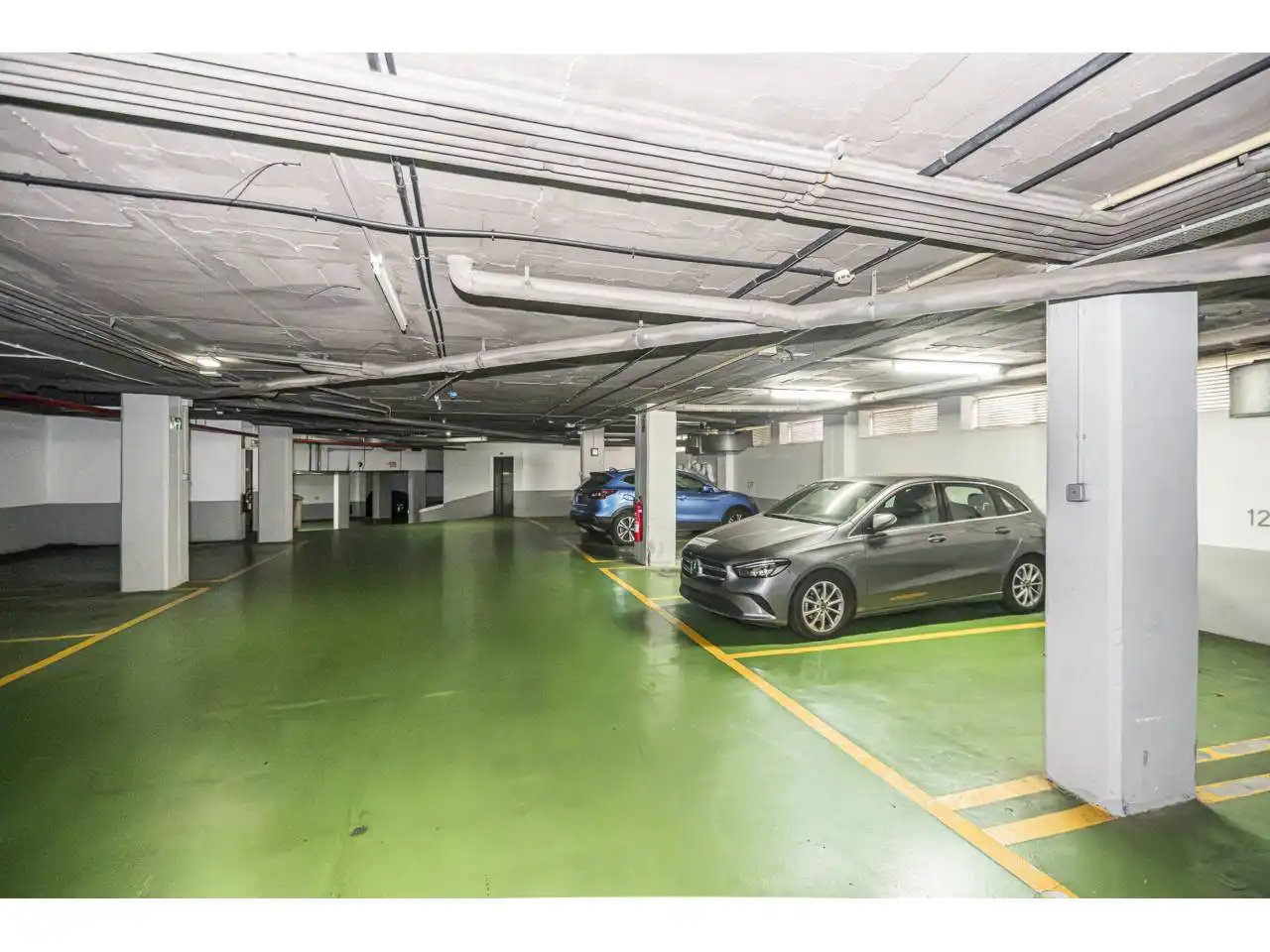 Parkplatz von Dachboden zum Verkauf in Sitges mit Klimaanlage, Heizung und Terrasse