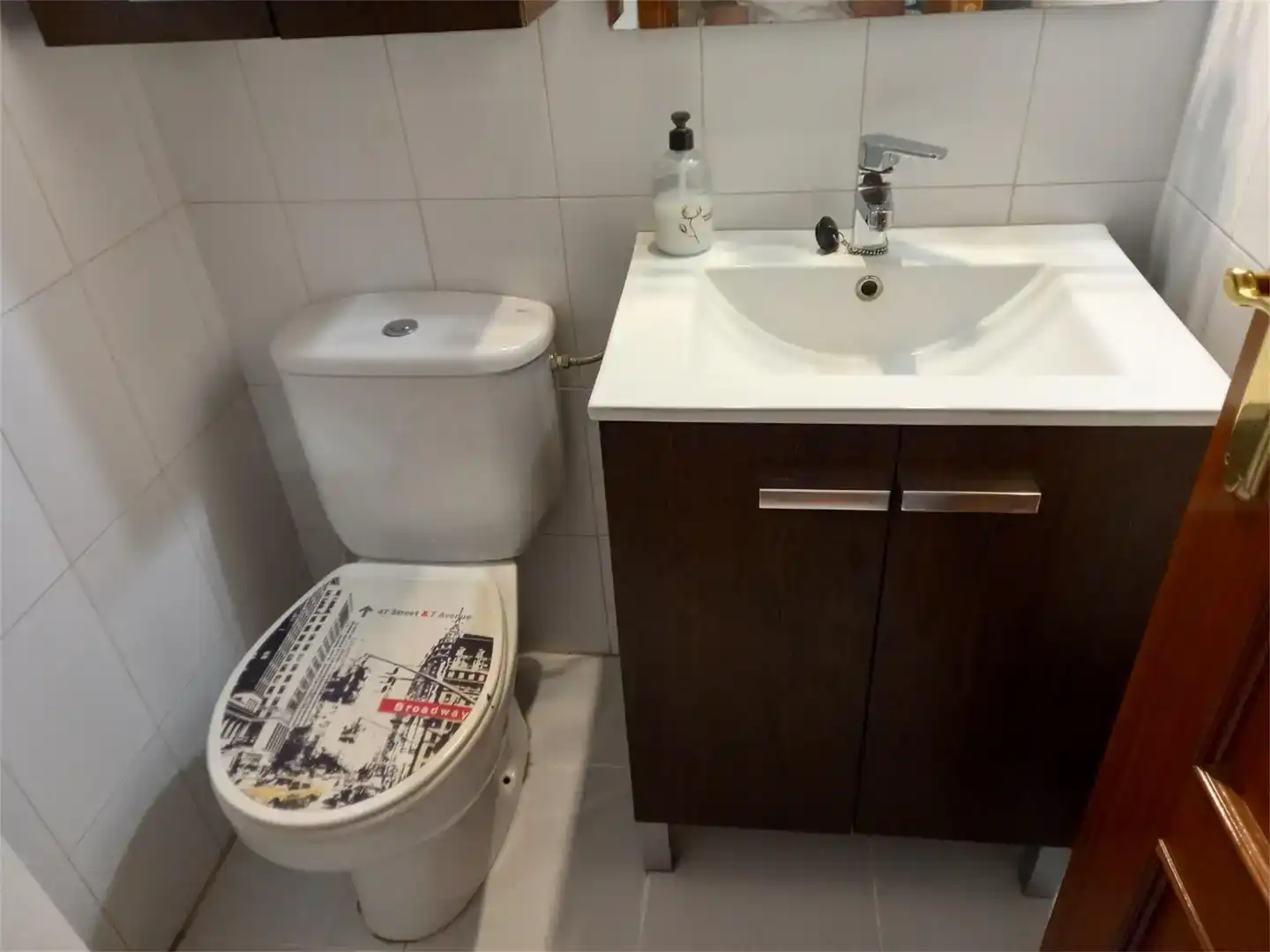Bathroom of Houses for share in Illescas  with Air Conditioner, Private garden and Storage room