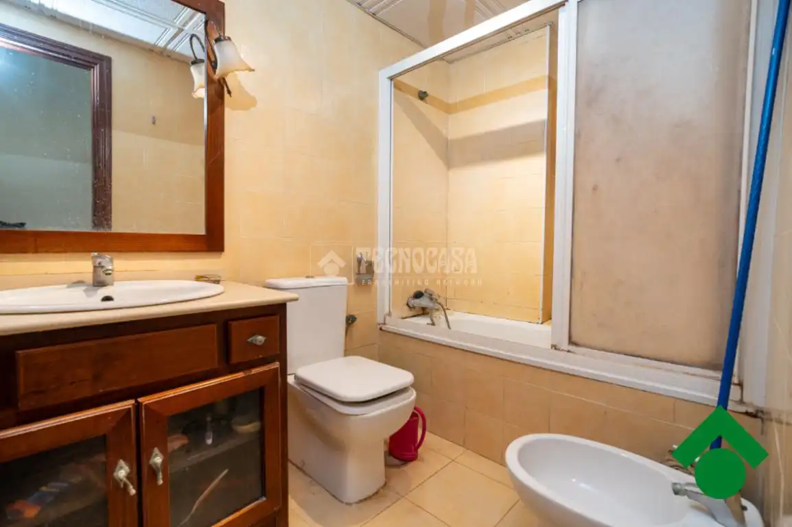 Baño de Piso en venta en Cártama con Aire acondicionado, Trastero y Balcón