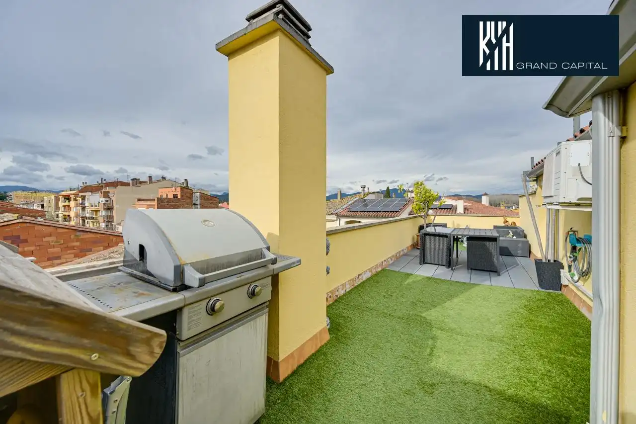 Terraza de Dúplex en venta en Salt con Calefacción, Terraza y Balcón