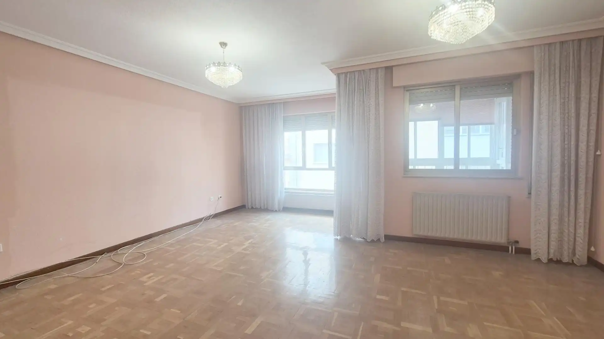 Sala d'estar de Pis en venda en Salamanca amb Calefacció