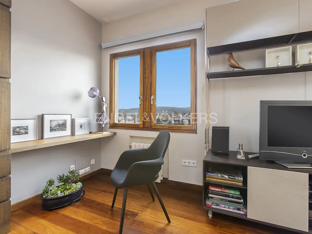 Habitación de Ático en venta en Gijón  con Calefacción, Parquet y Terraza