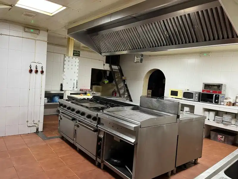 Cocina de Casa o chalet en venta en Cabezuela del Valle con Aire acondicionado, Calefacción y Terraza