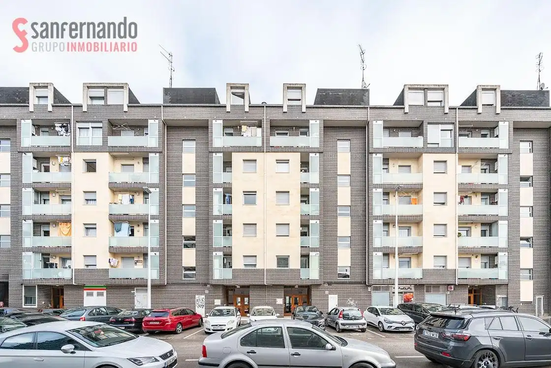 Außenansicht von Garage zum Verkauf in Torrelavega 