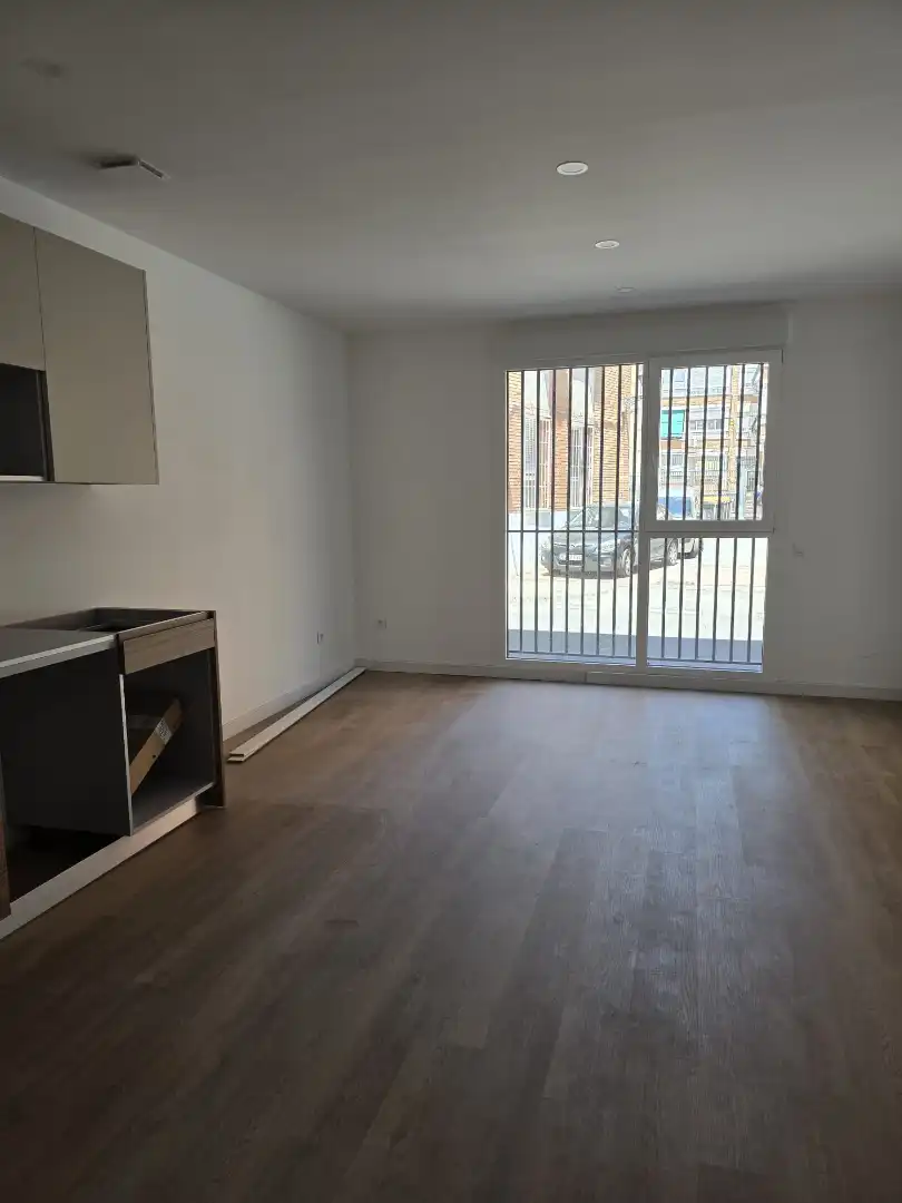 Sala d'estar de Apartament en venda en Madrid amb Calefacció, Moblat i Forn