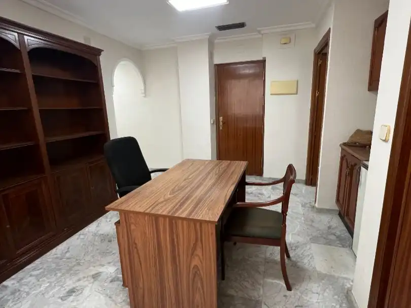 Oficina de lloguer en Nervión