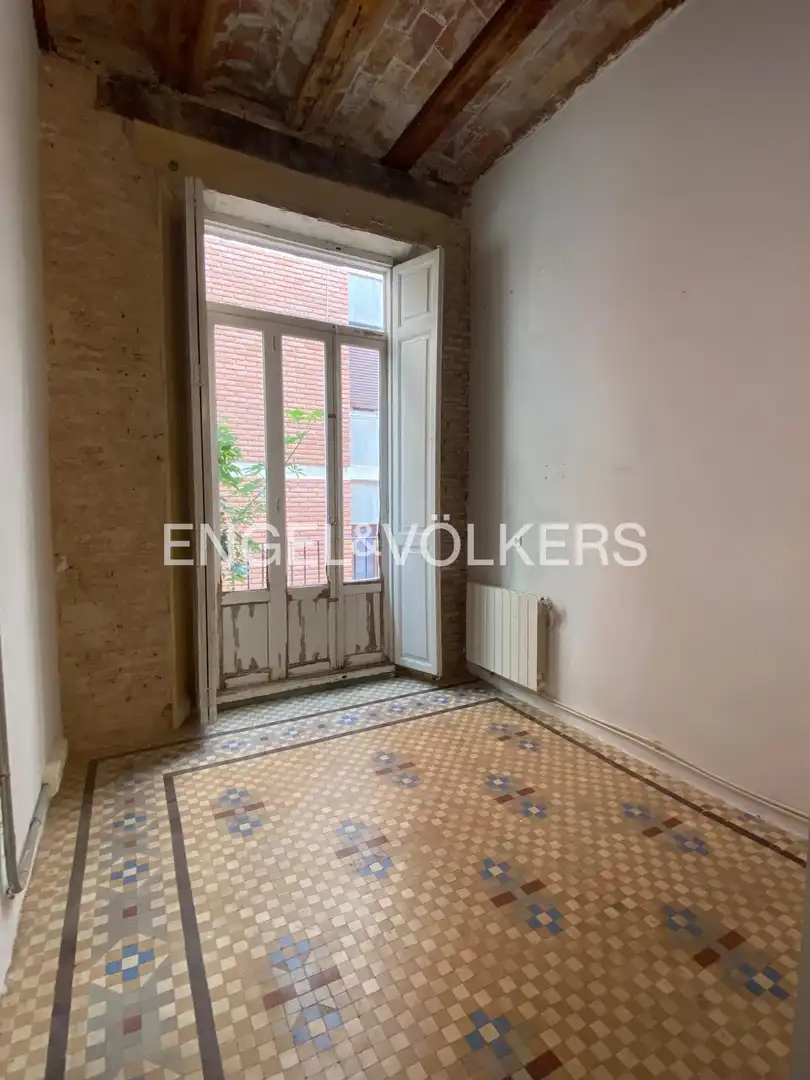 Flat for rent in Valencia  with Air Conditioner and Heating
